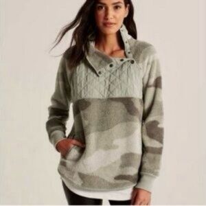 Abercrombie & Fitch Asymmetrical Camo Snap-Up Fleece